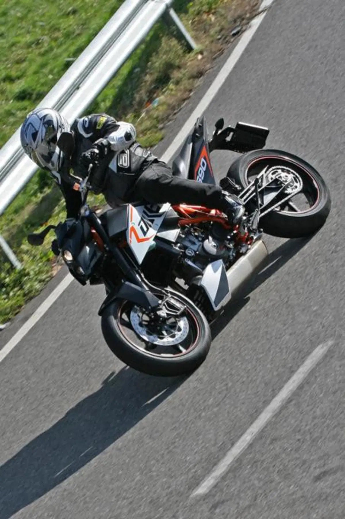 KTM Duke 690 R  (28)