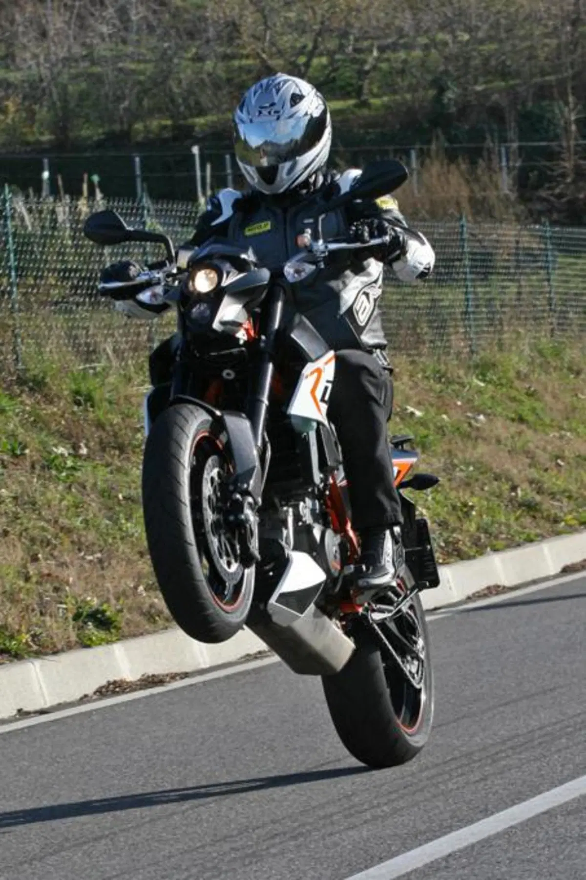 KTM Duke 690 R  (30)
