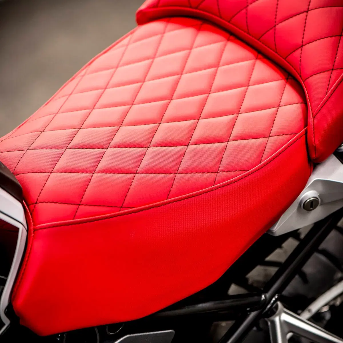 BMW R 1200. Serie speciale Iconic 100 (8)