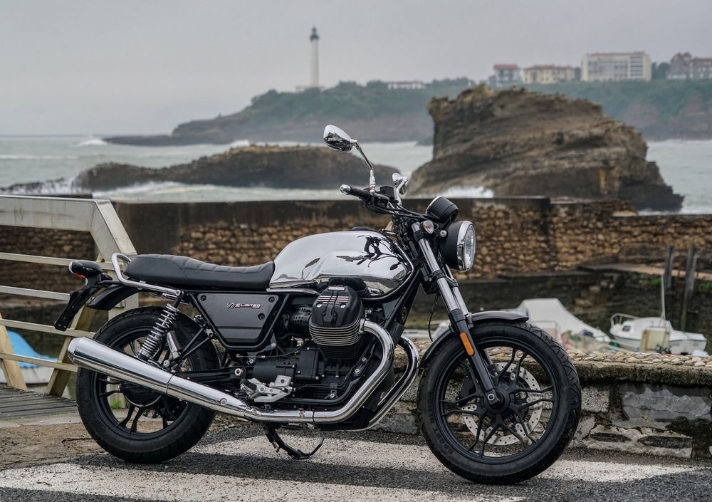 Moto Guzzi V7 III Limited (2018) (3)