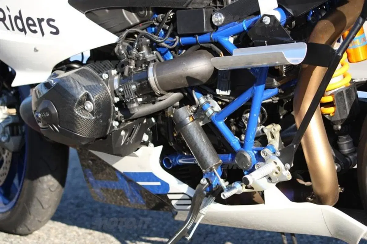 Alex Zanardi torna in pista con la moto (3)