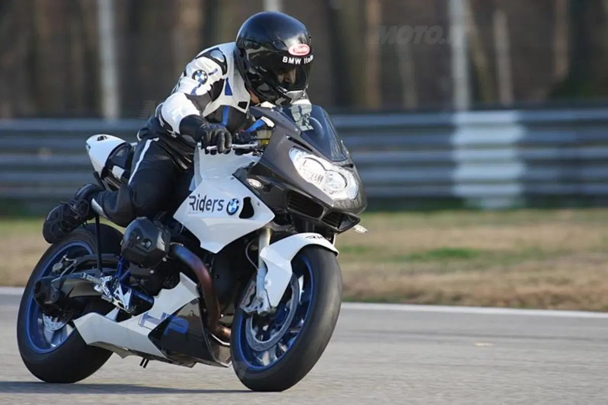 Alex Zanardi torna in pista con la moto (5)