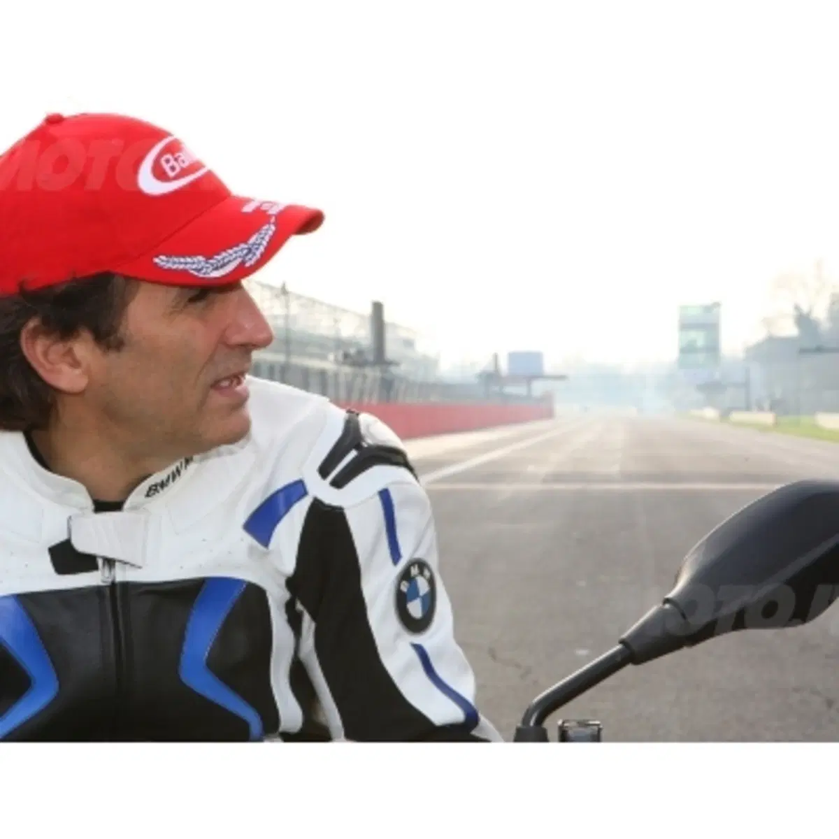 Alex Zanardi torna in pista con la moto (7)