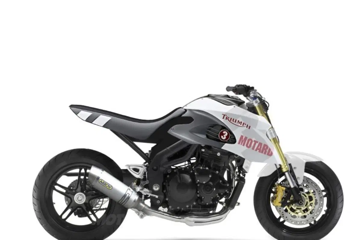 Threemotard Triumph "da neve"