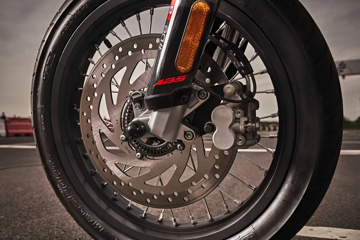 Aprilia RX 125 e SX 125. Doppia personalità (9)