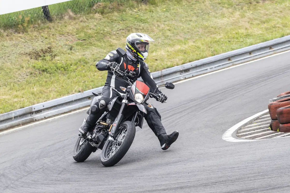 Aprilia RX 125 e SX 125. Doppia personalità (8)
