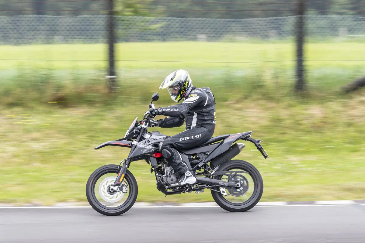 Aprilia RX 125 e SX 125. Doppia personalità (12)