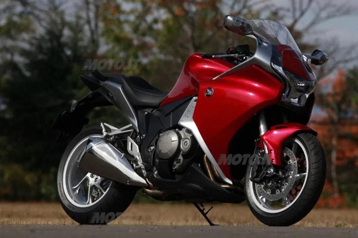 Honda VFR1200F: fatti toccare!