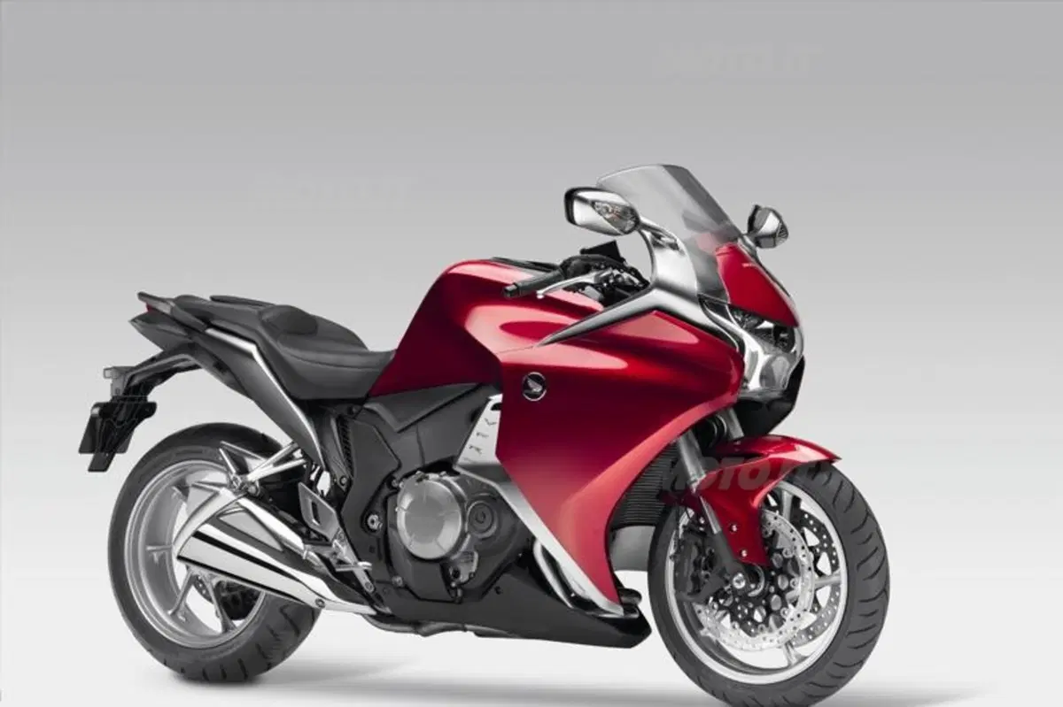 Honda VFR1200F: fatti toccare! (3)