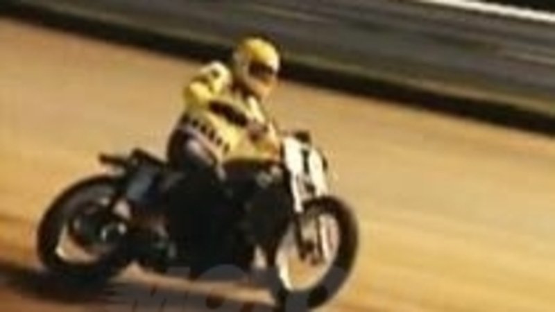 Kenny Roberts torna sulla Yamaha TZ750