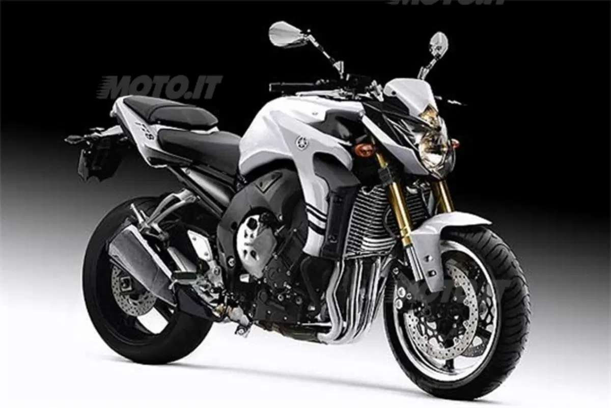 Yamaha FZ8 stuzzica i designer web