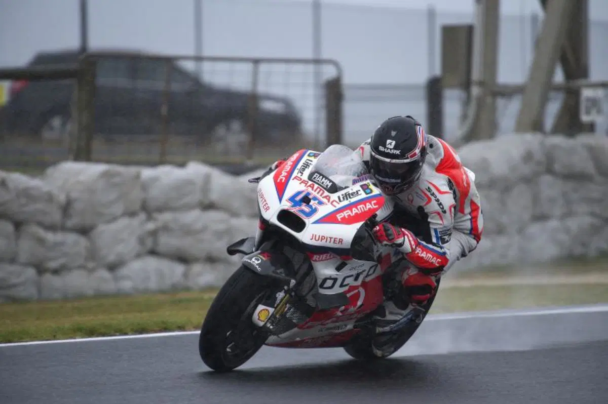 MotoGP, test Phillip Island: prima giornata rovinata dalla pioggia (15)
