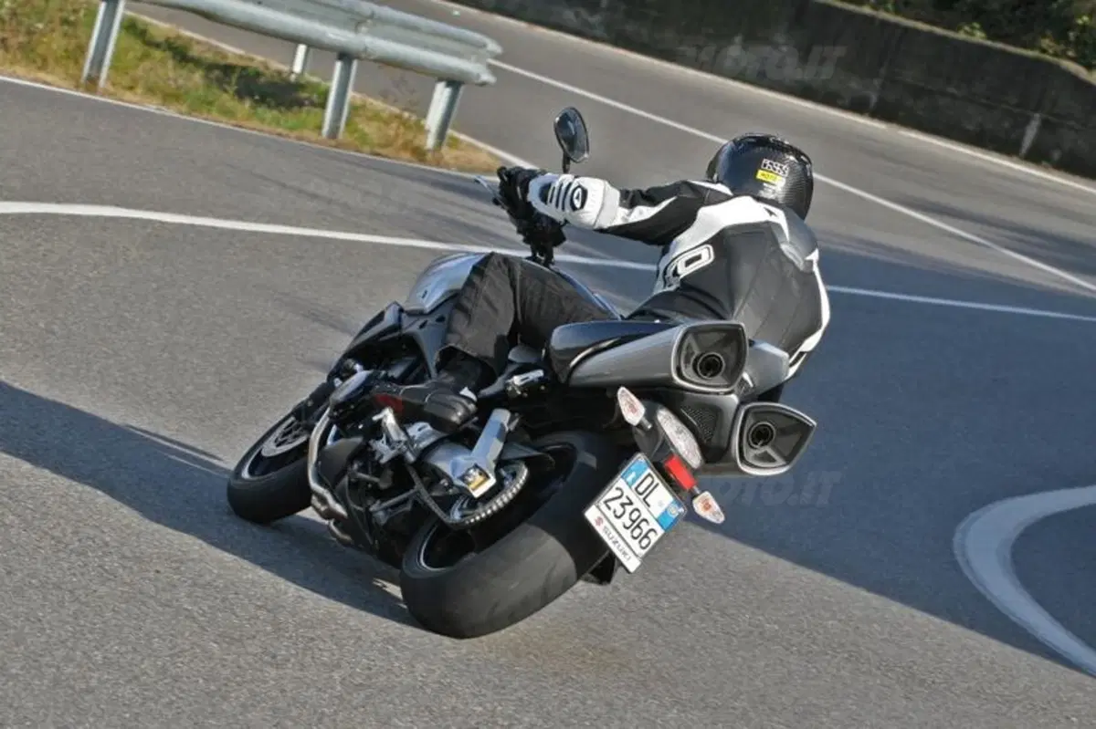 Suzuki B-King  (10)