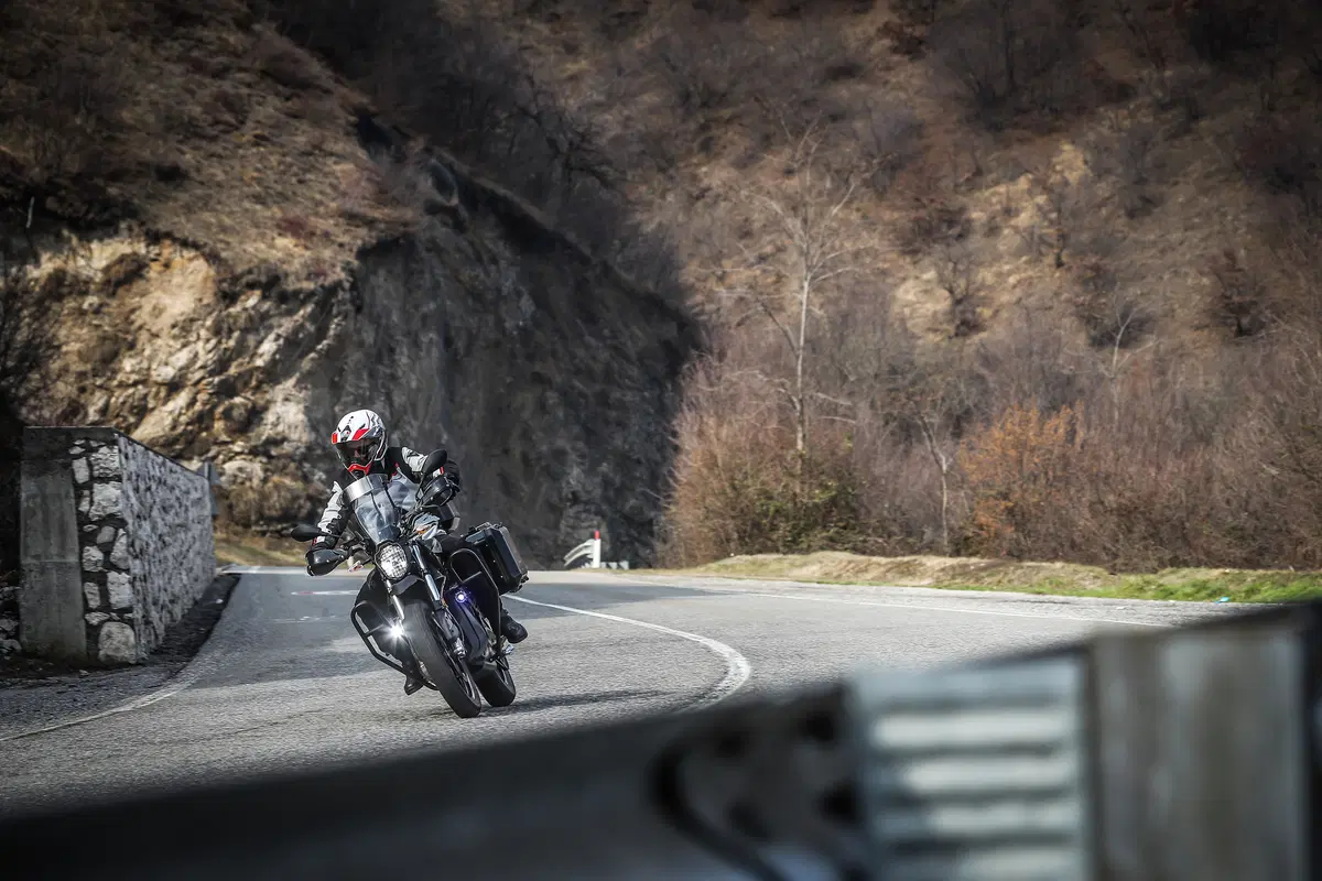 Zero Motorcycles DSR Black Forest. Globetrotter ecologica. Silenziosa e divertente (3)