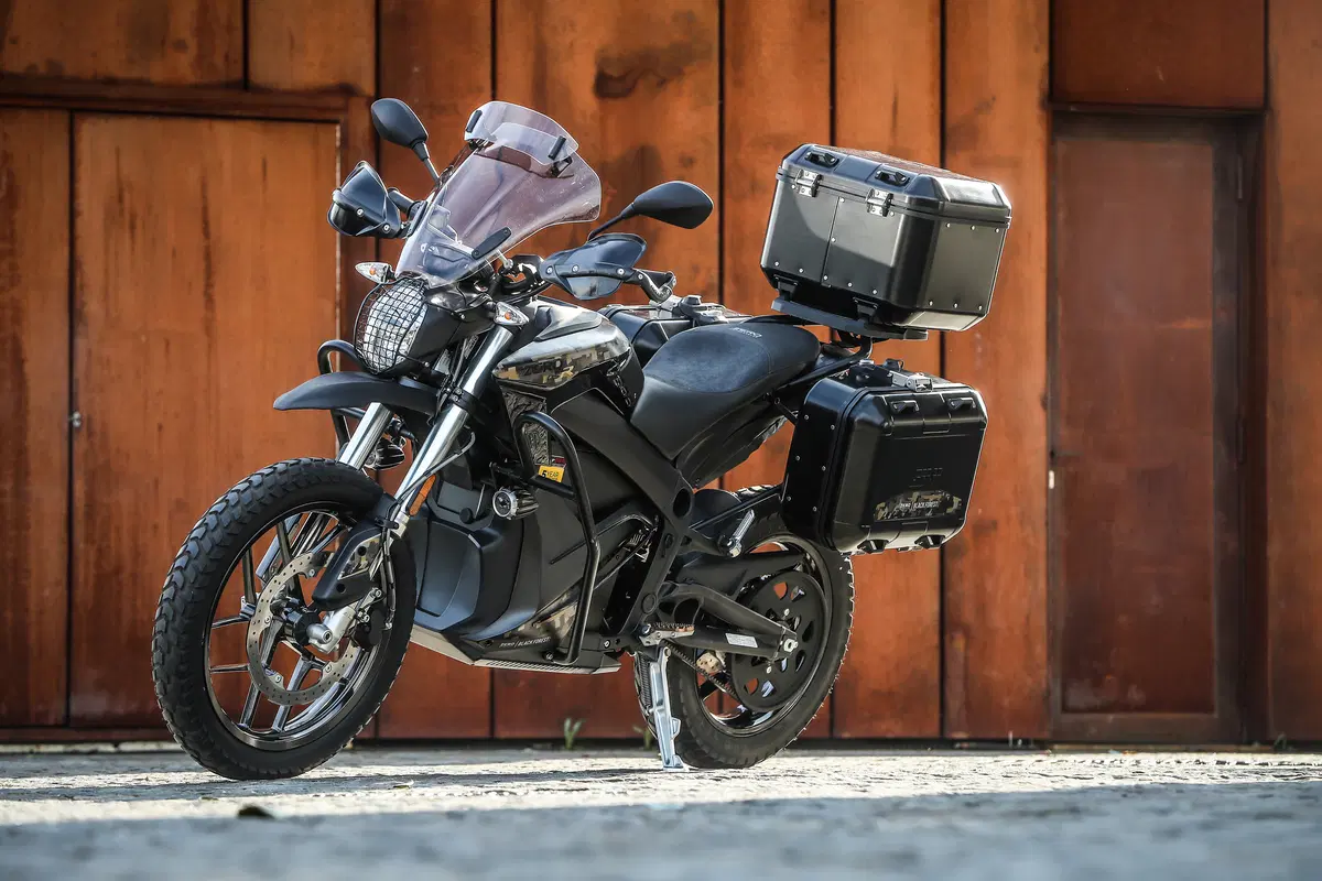 Zero Motorcycles DSR Black Forest. Globetrotter ecologica. Silenziosa e divertente (6)