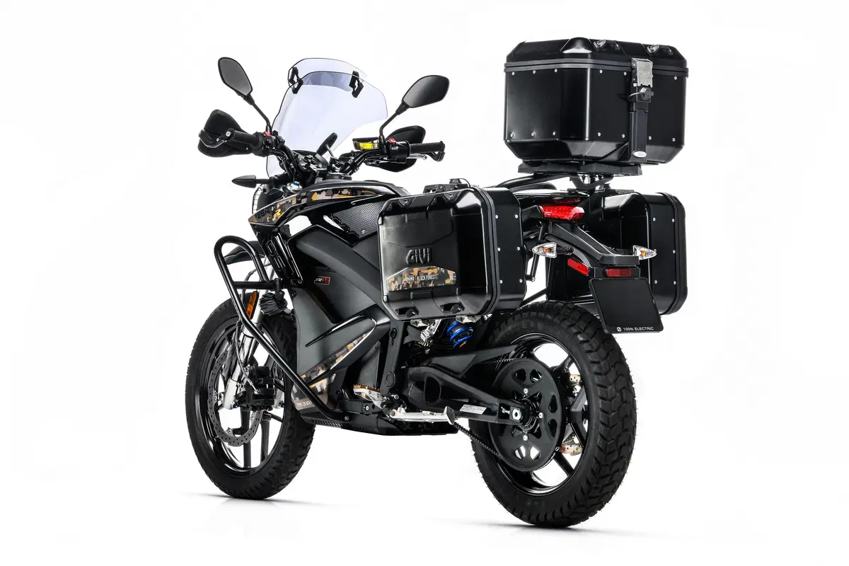 Zero Motorcycles DSR Black Forest. Globetrotter ecologica. Silenziosa e divertente (9)