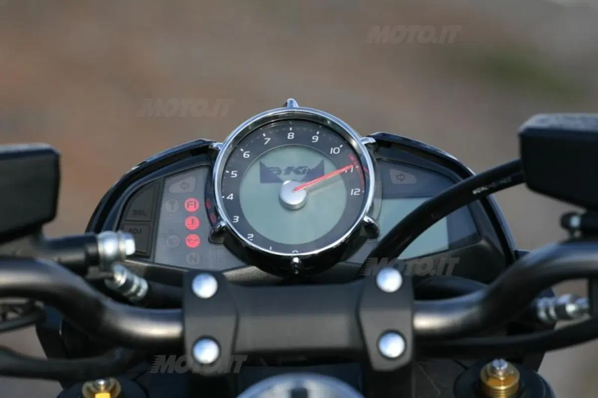 Suzuki B-King  (20)
