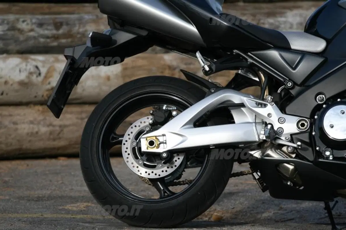 Suzuki B-King  (22)