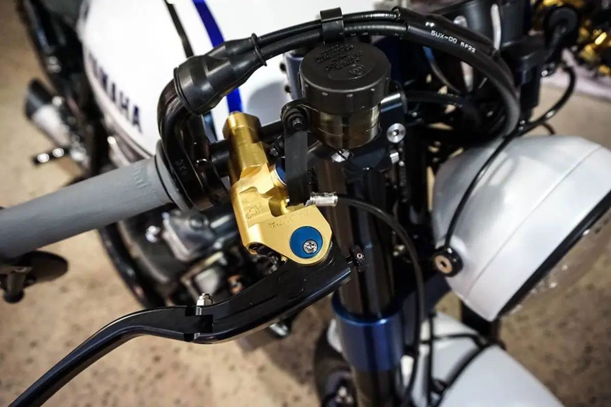 Yamaha XJR 1300 Ronin (14)