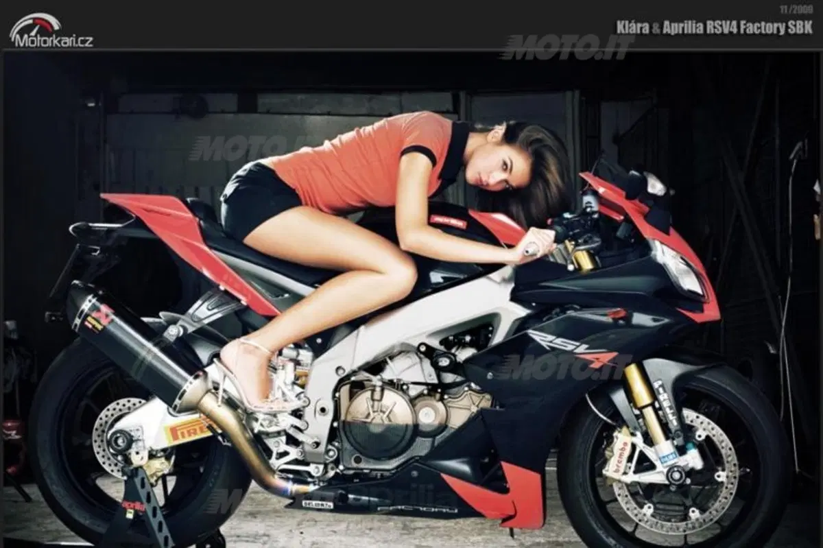 Klara ha scelto la RSV4 Factory (6)