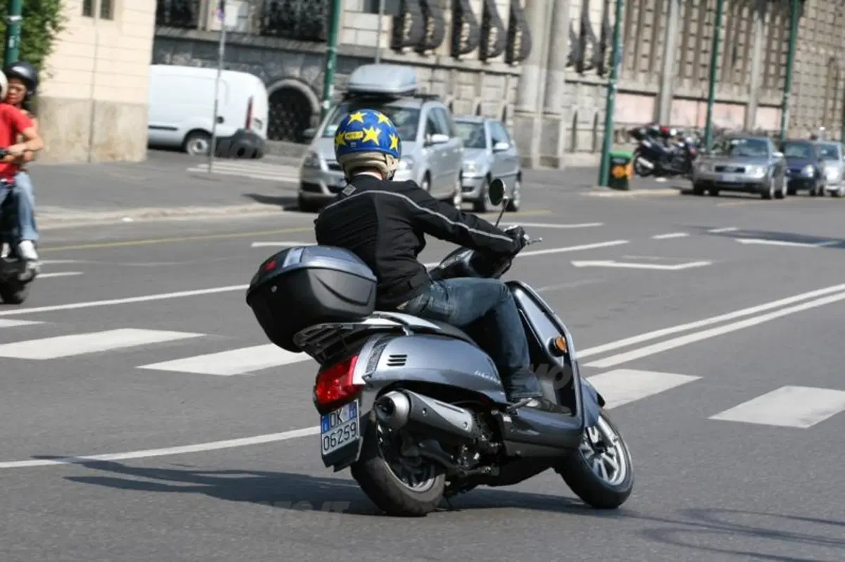 Kymco 125  (6)