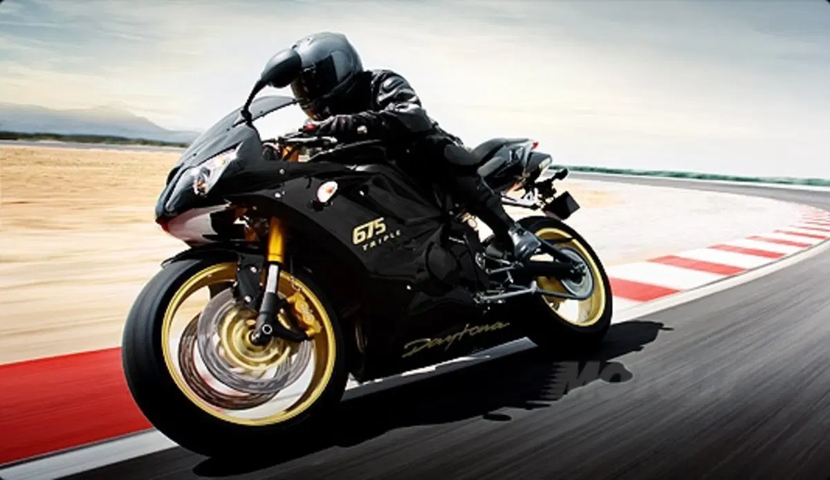 Triumph annuncia i piani per le competizioni a livello mondiale del 2010