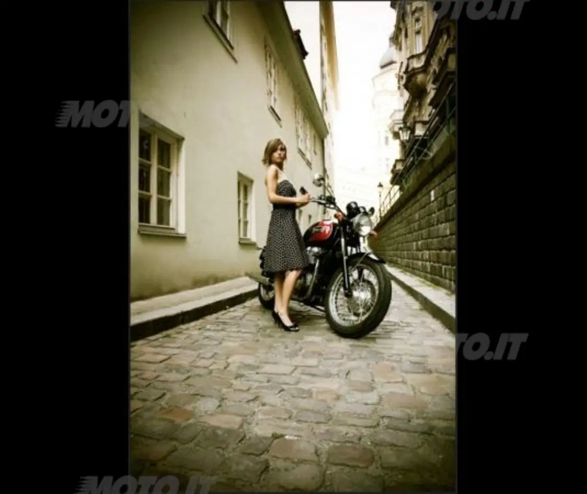 Eva e Katka scelgono le Triumph (14)