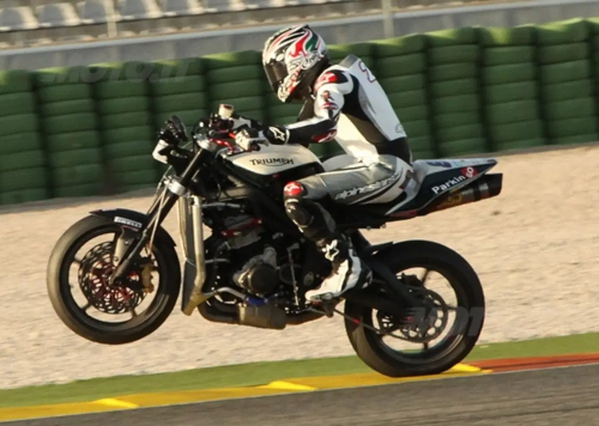 McCoy prova la Street Triple R (3)