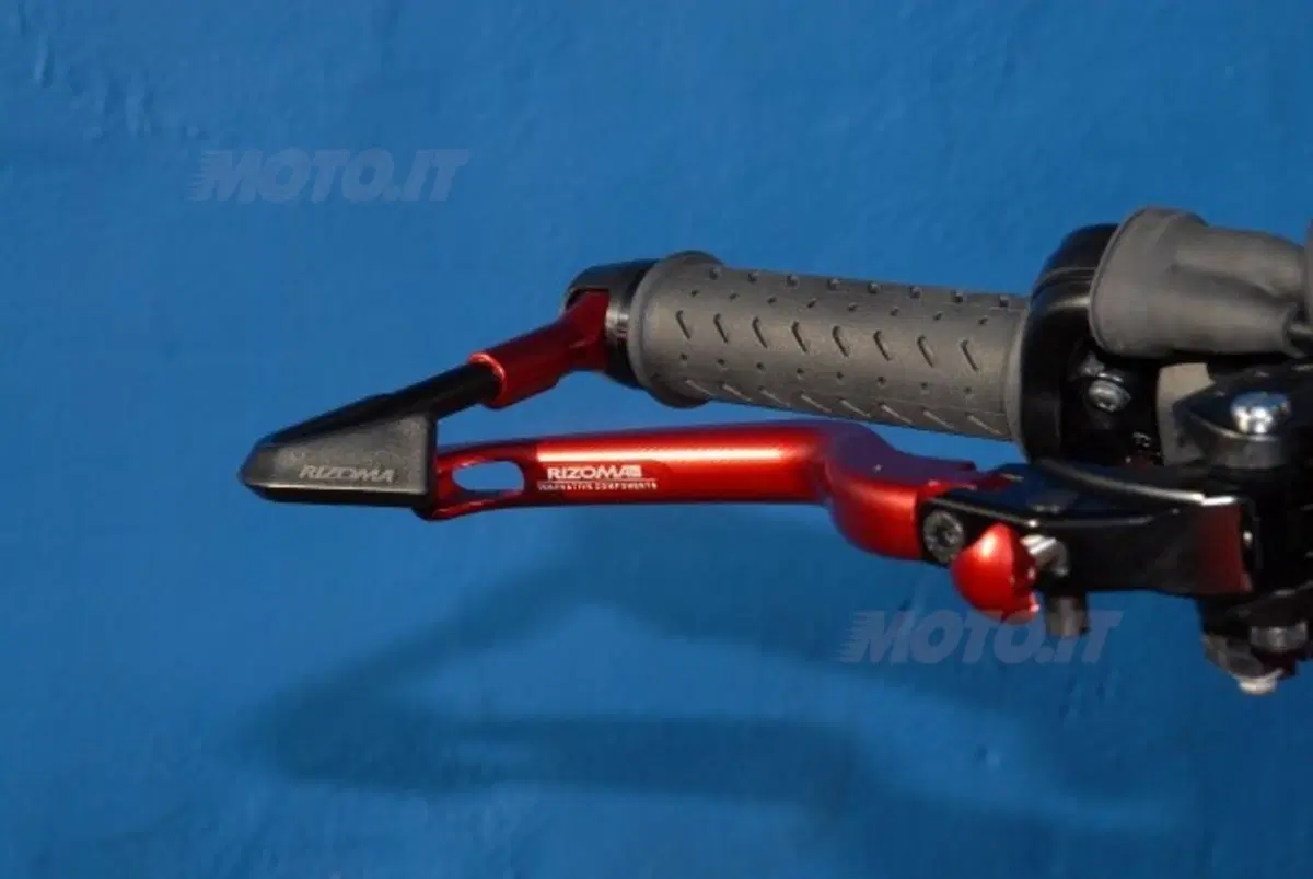 McCoy prova la Street Triple R (12)