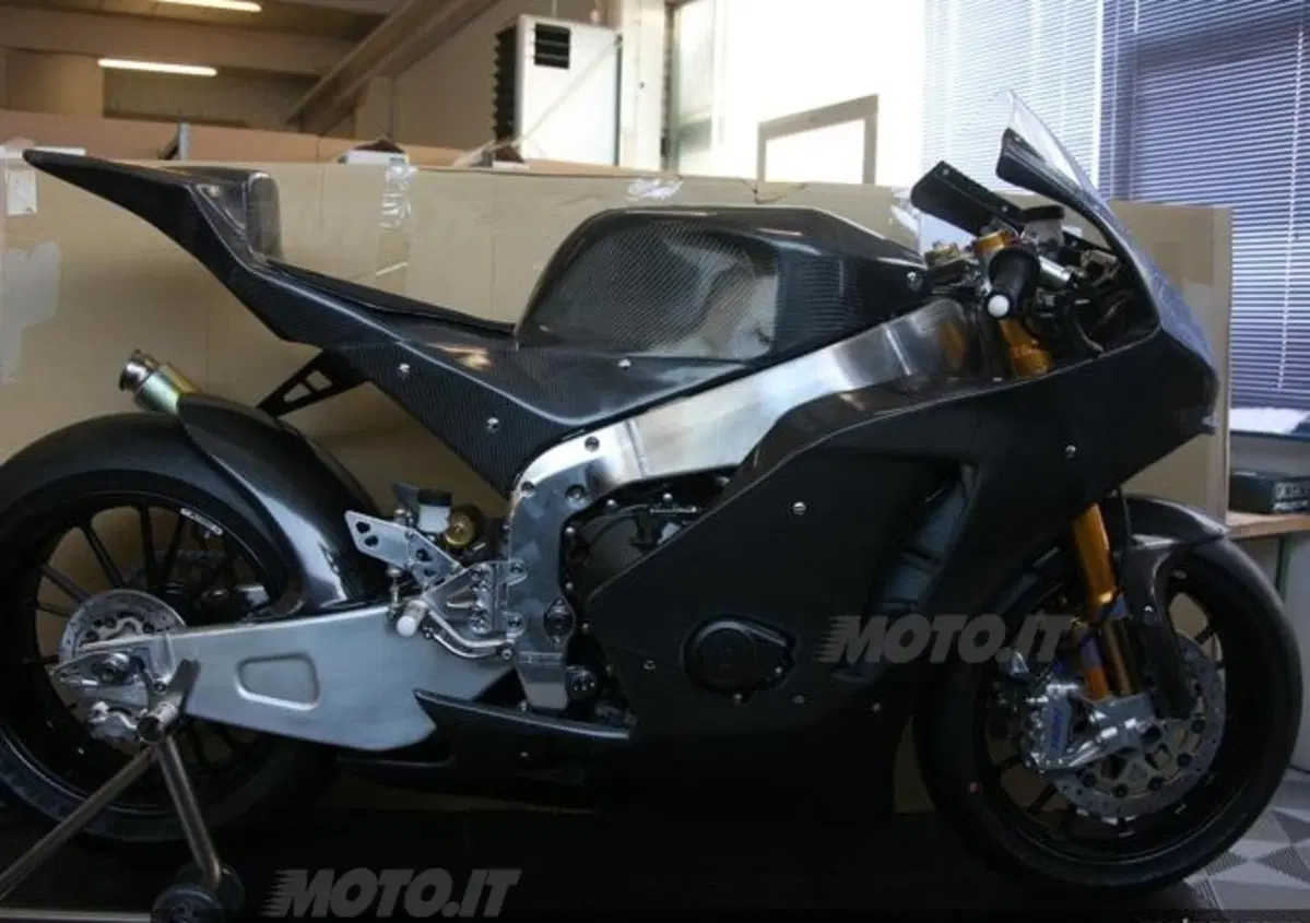 Moriwaki consegna la Moto2 a Luthi
