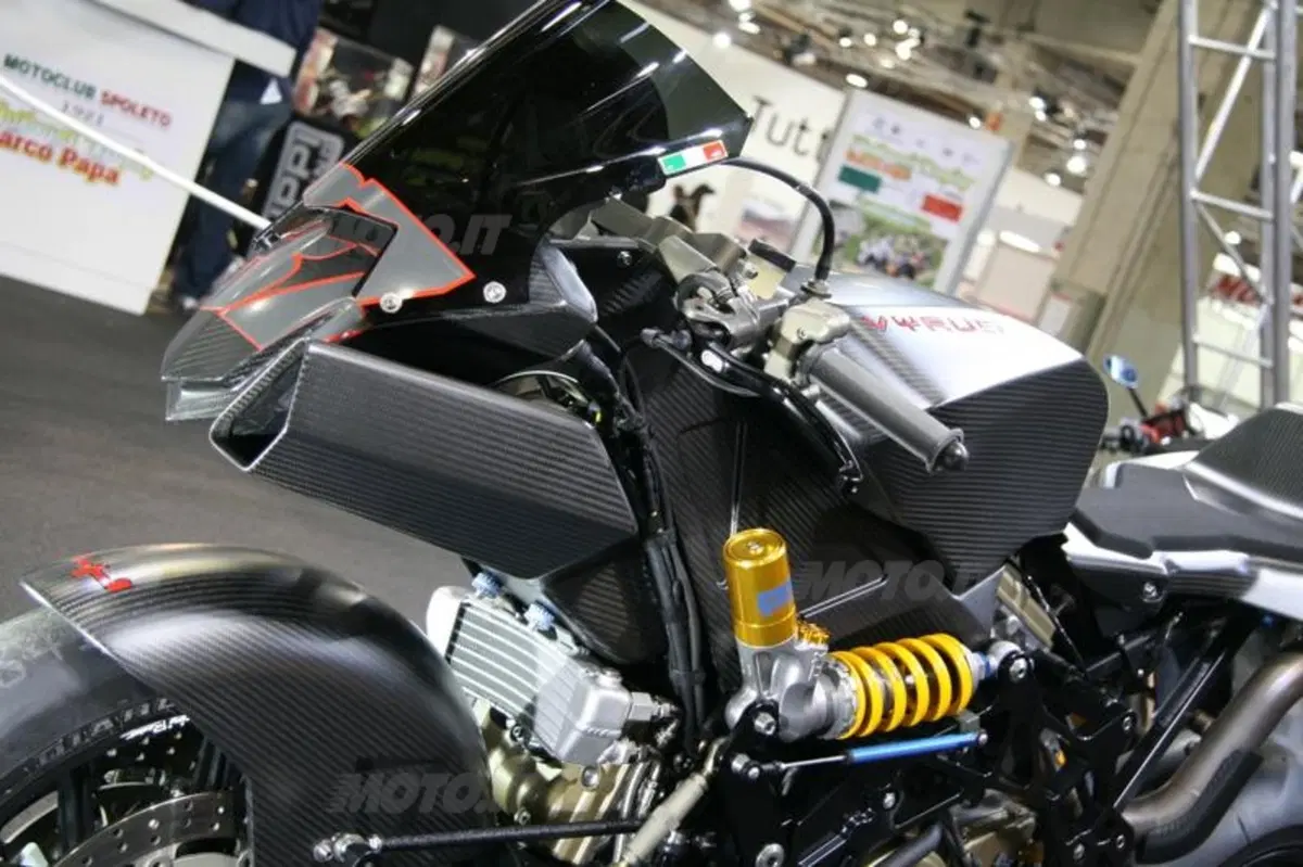 A Verona debutta la Vyrus 987 C34V (3)