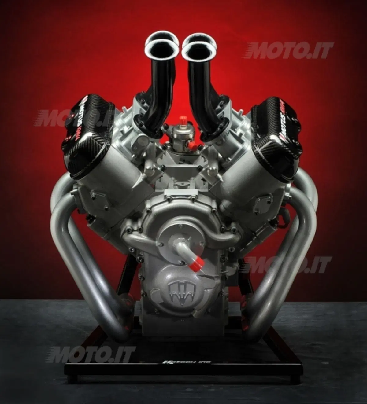 Motus MST-01 V4 Nuova Sport Tourer (5)