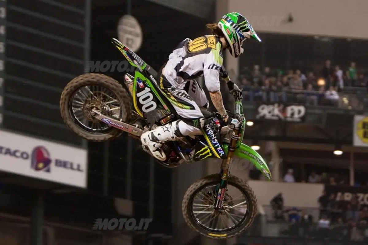 Supercross: Dungey vince, Stewart ko (8)