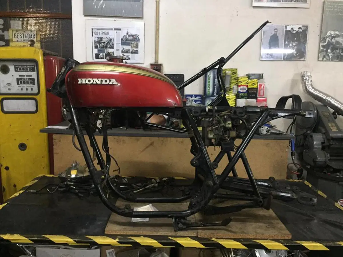Restaurando, puntata 21: Honda CB 750 Four k1 (46)