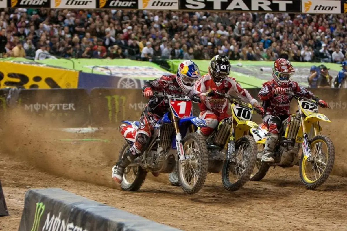 Supercross: Dungey vince, Stewart ko (11)