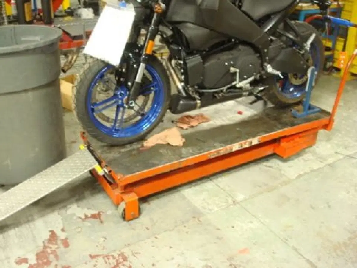 La Factory Buell in svendita (6)