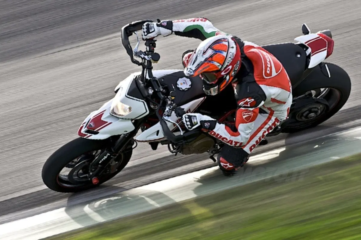 Hypermotard 1100EVO SP da febbraio nelle concessionarie