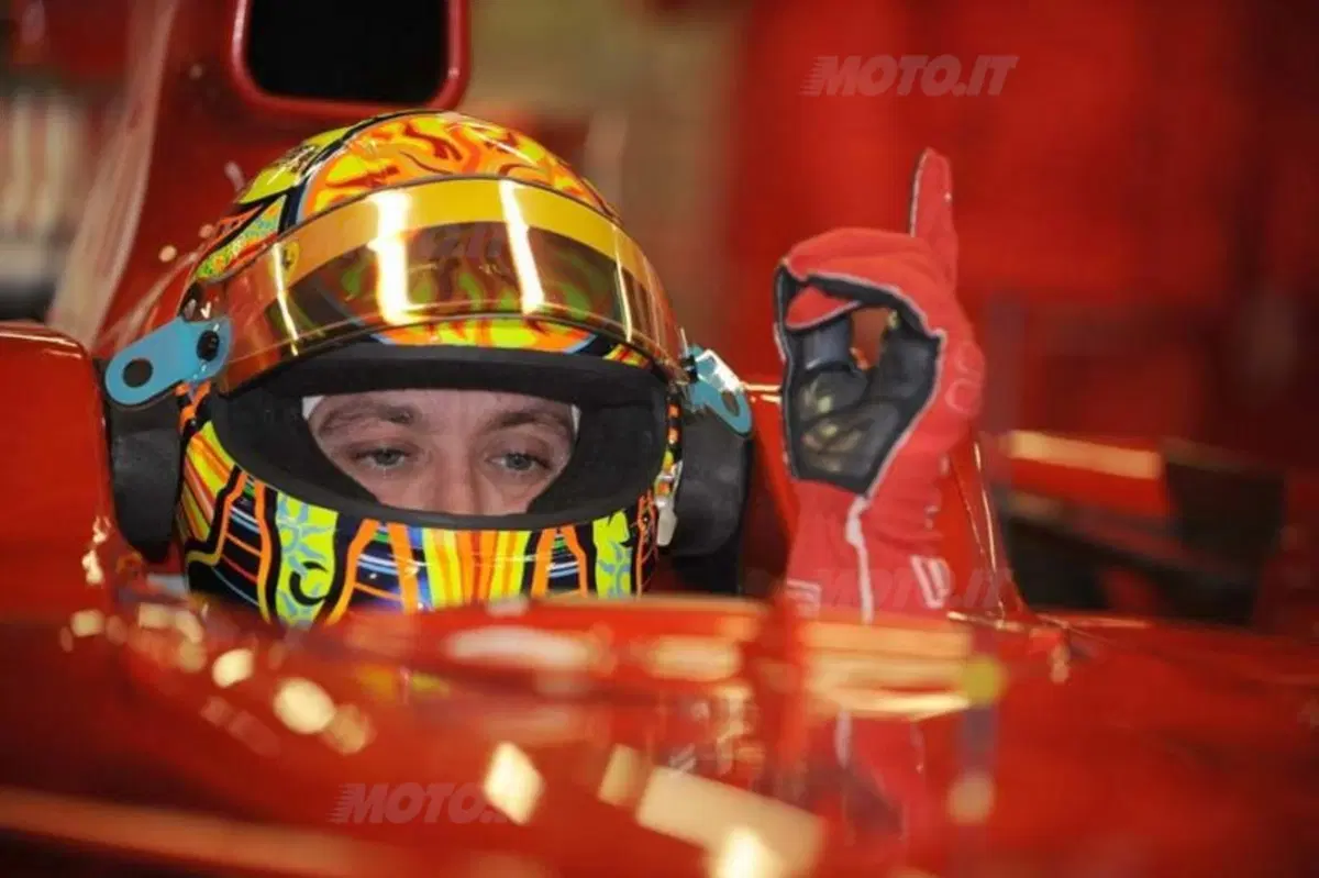 Rossi con la Ferrari F2008 a Montmelò (3)