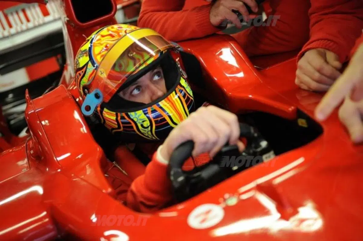 Rossi con la Ferrari F2008 a Montmelò (12)