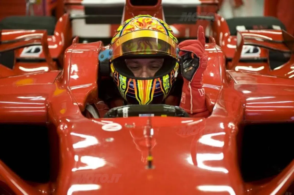 Rossi con la Ferrari F2008 a Montmelò (16)