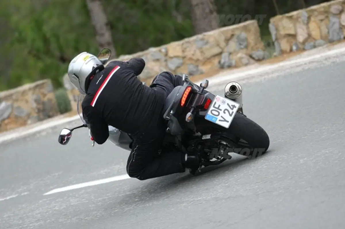 Honda CBF 1000  (2)
