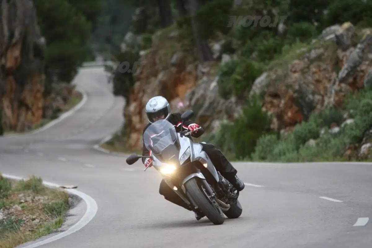Honda CBF 1000  (8)