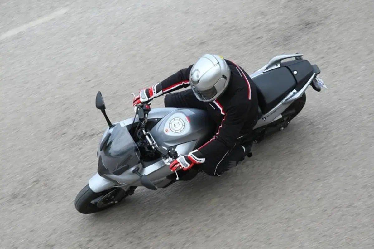 Honda CBF 1000  (11)