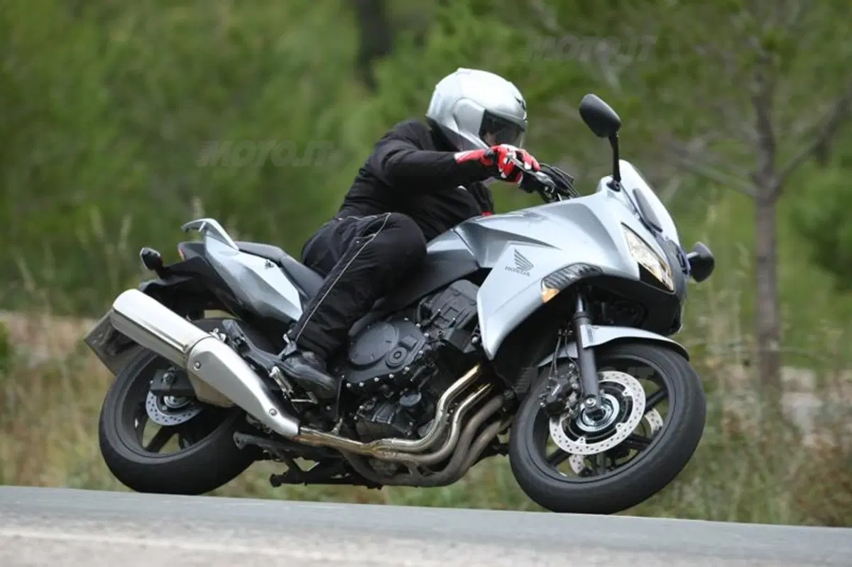 Honda CBF 1000  (15)