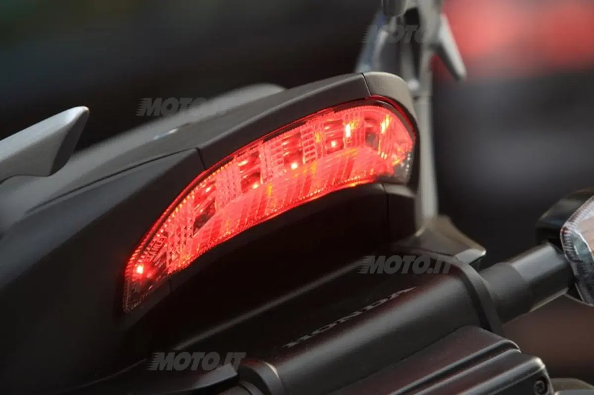 Honda CBF 1000  (30)