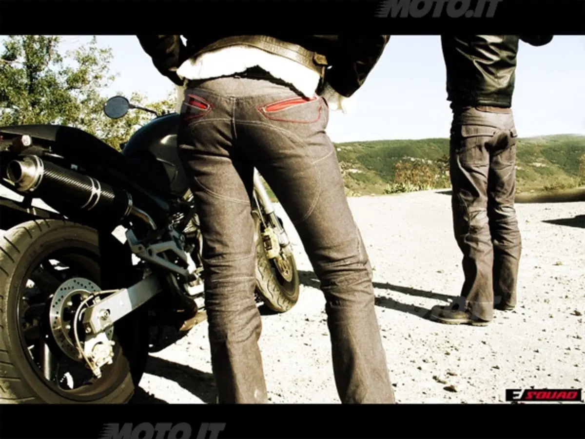 Jeans Esquad. Più resistente del cuoio (3)