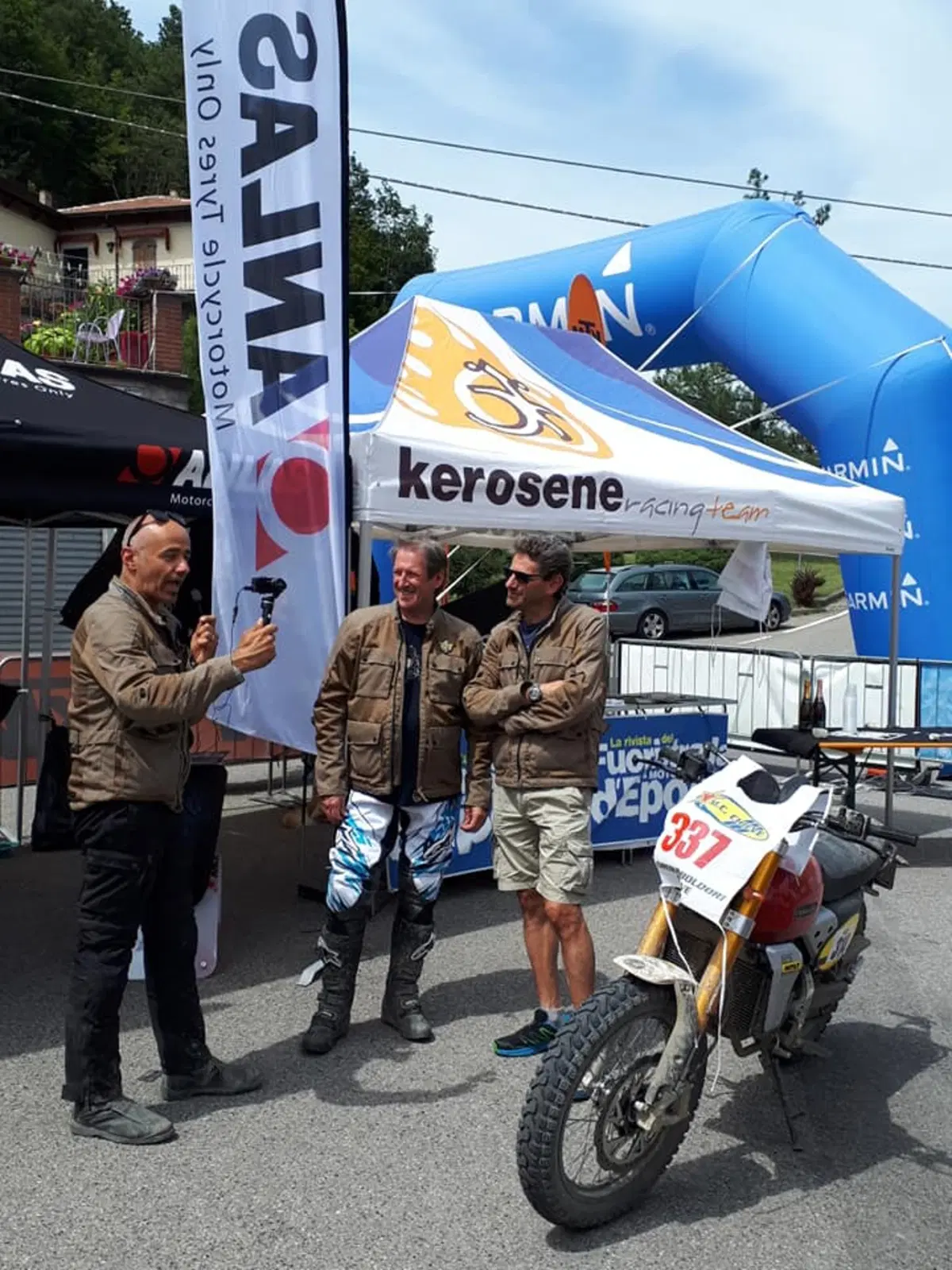 Grande sfida al Trofeo Italiano Scrambler in sella alla Caballero 125 con presidente della FMI! (2)