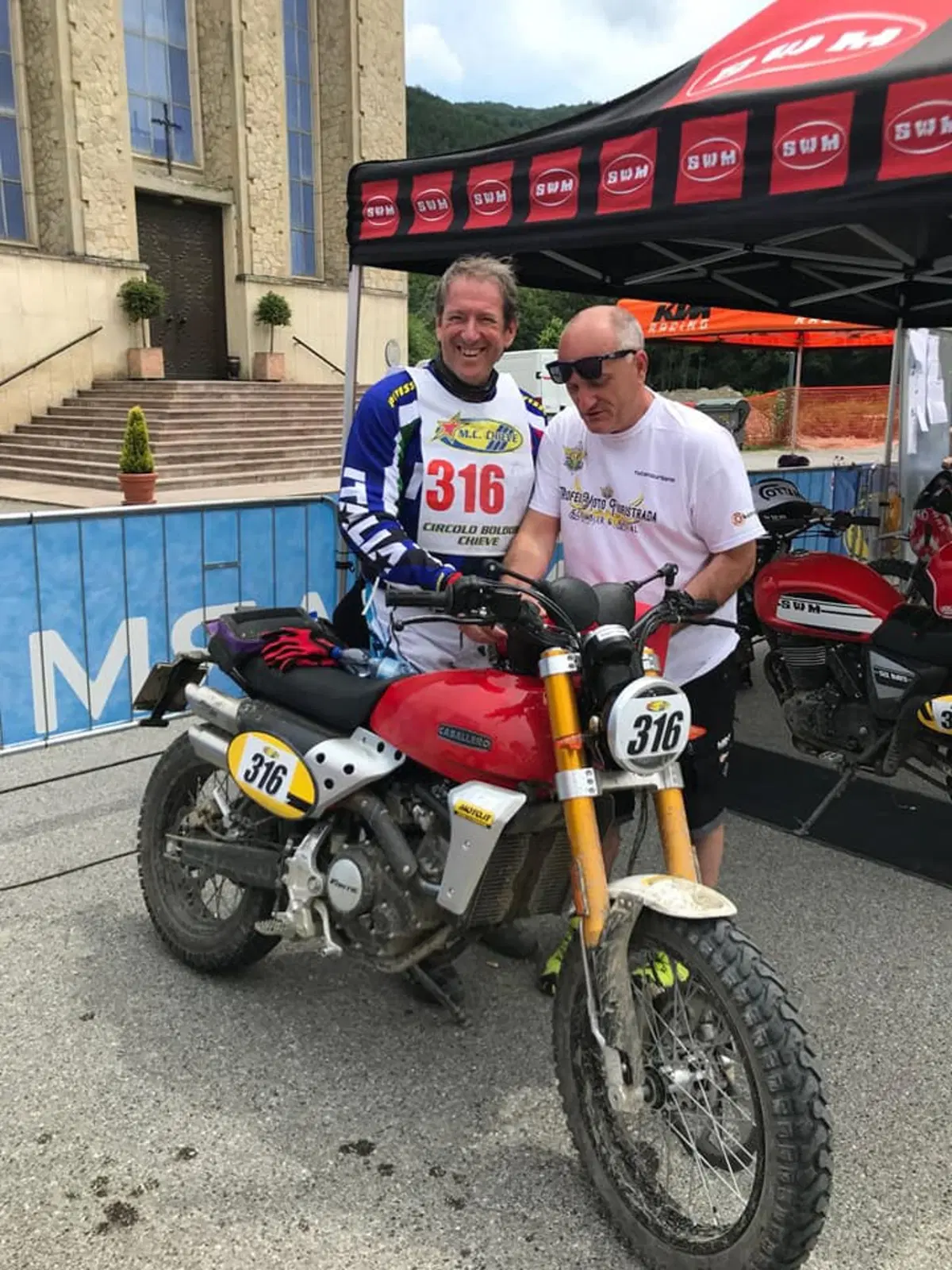 Grande sfida al Trofeo Italiano Scrambler in sella alla Caballero 125 con presidente della FMI! (15)