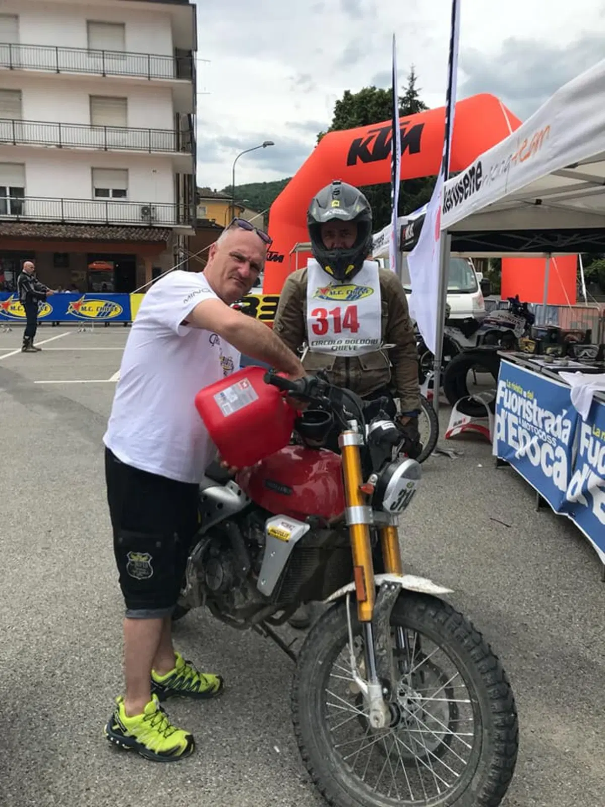 Grande sfida al Trofeo Italiano Scrambler in sella alla Caballero 125 con presidente della FMI! (16)