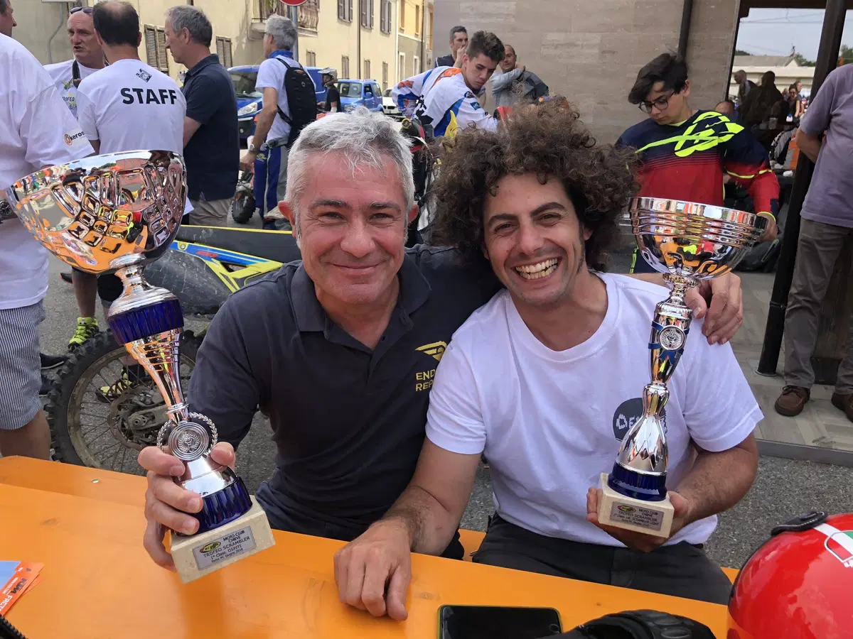 Grande sfida al Trofeo Italiano Scrambler in sella alla Caballero 125 con presidente della FMI! (23)